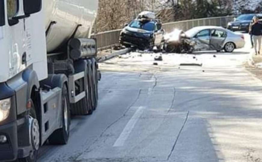 Teška nesreća u BiH: Pet osoba povrijeđeno 